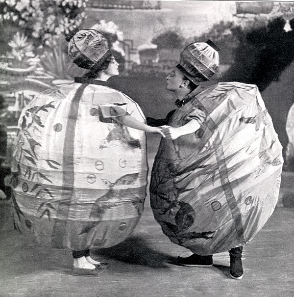 Gabrielle Ray as a Magic Lantern in a sequence from See See (1906)